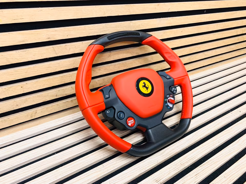 Ferrari FF steering wheel carbon LED - Image 6