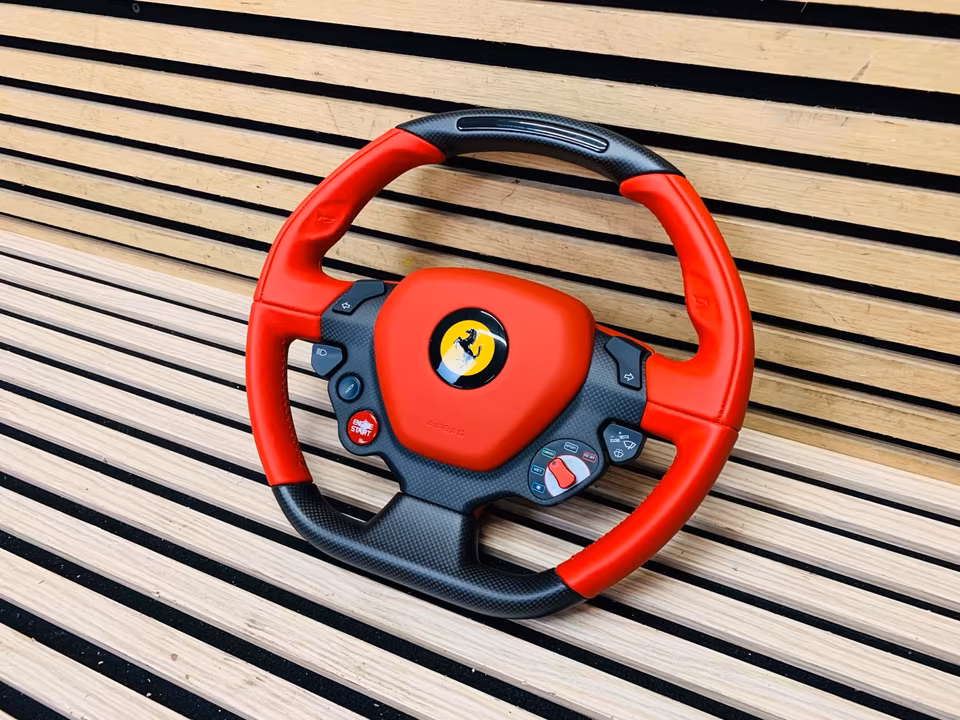Ferrari FF steering wheel carbon LED - Image 5