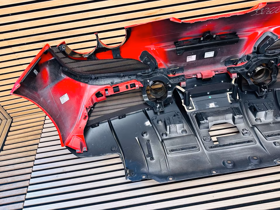 Ferrari F8 Tributo rear bumper diffuser exhaust pipes - Image 2