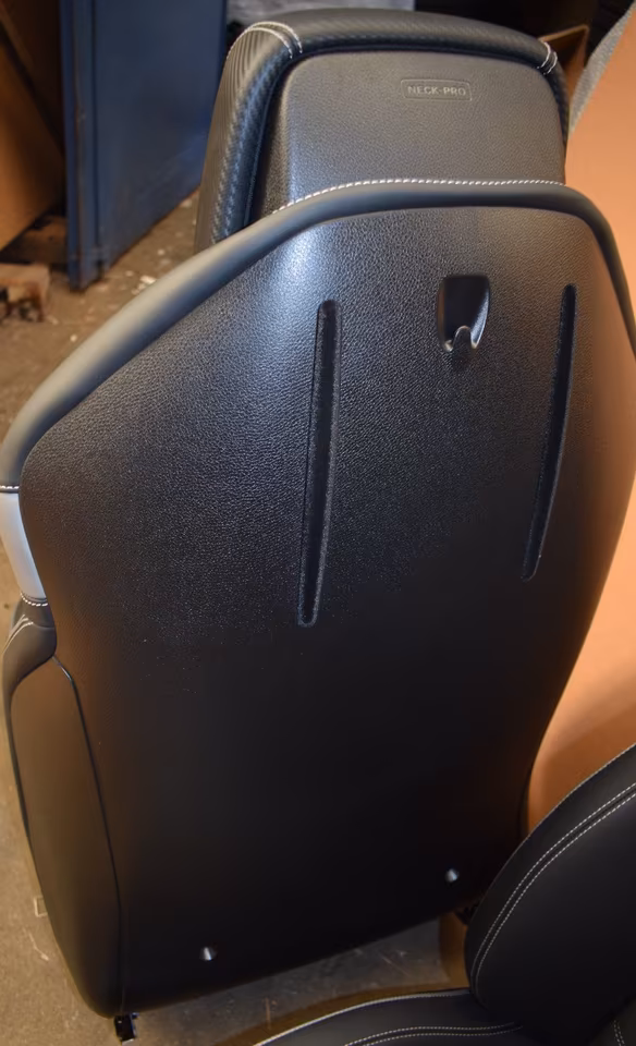Original Mercedes SLC R172 Leather Seats Final Edition Carbon Leather - Image 4