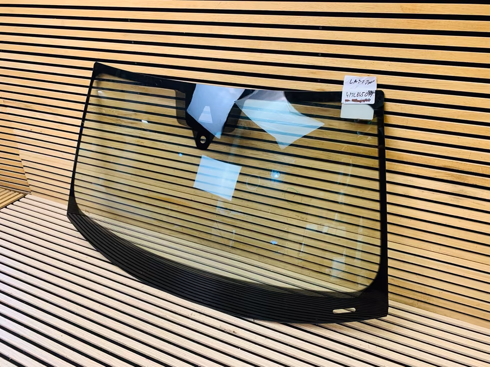 Lamborghini Urus Windshield 4ML845099