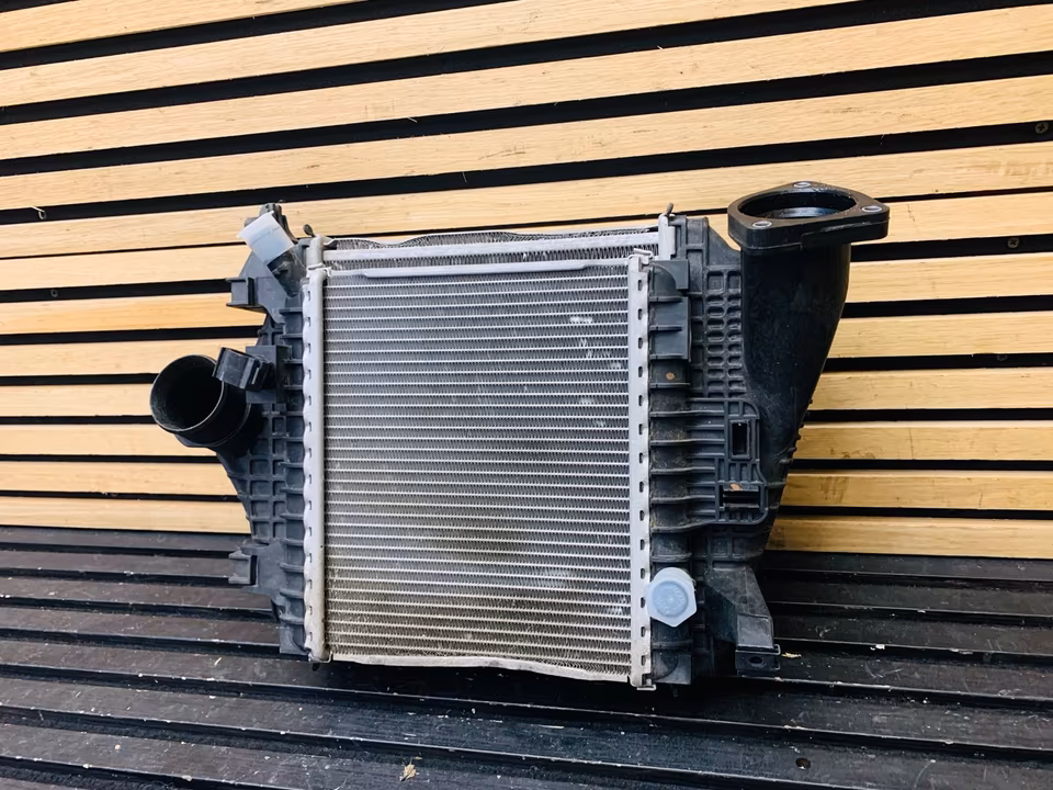 Lamborghini Urus Radiator Right 4M0145804BT 4M0121218G - Image 6