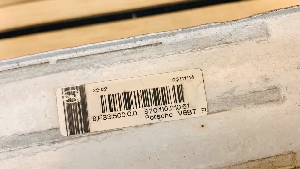 Porsche Panamera Turbo Radiator Complete 97011021060 - Image 2