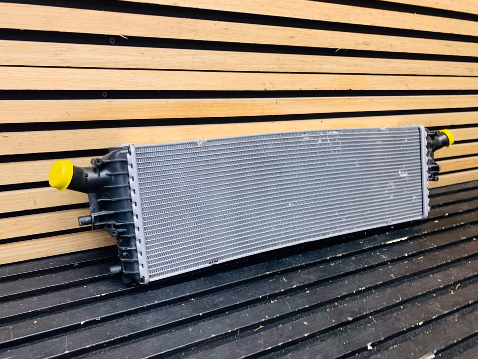 Lamborghini Huracan Radiator Water Cooler 4S0121254B - Image 7