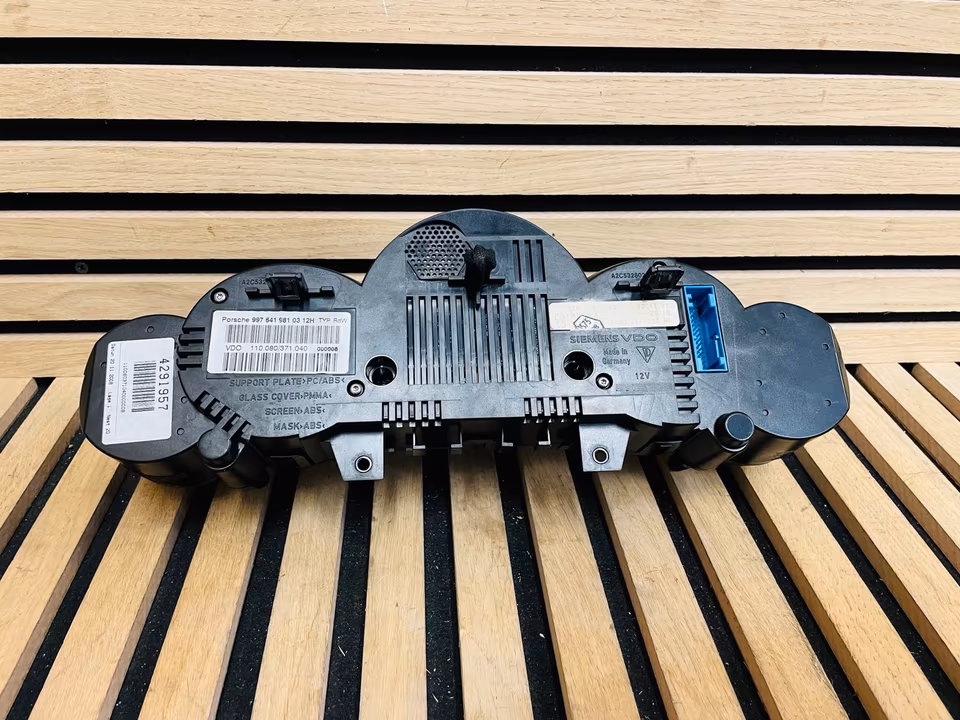 Porsche 997 Speedometer Yellow 99764198103 12H - Image 2
