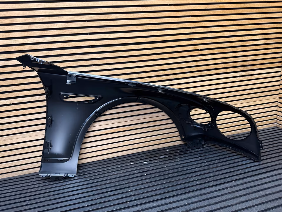 Bentley Flying Spur front left fender 3SE821101 NEW - Image 3