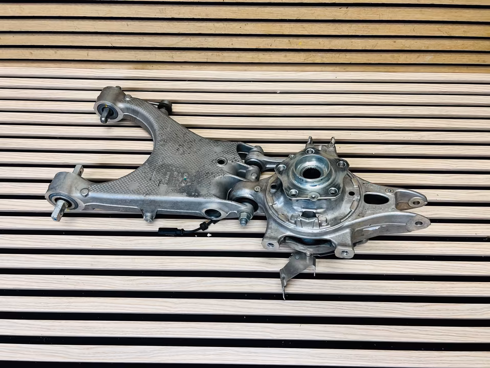 Ferrari 488 F8 rear right steering knuckle/wishbone 314777 23847 - Image 7