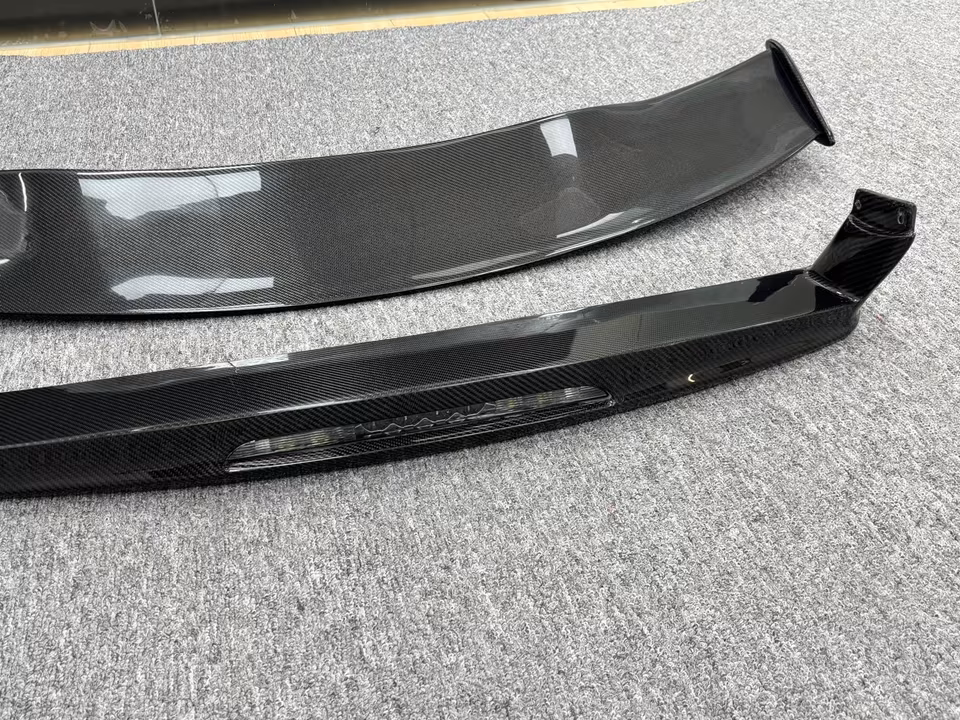 Mercedes-Benz AMG GTS GTS GTR GTC Roadster LED Rear Spoiler - Image 6
