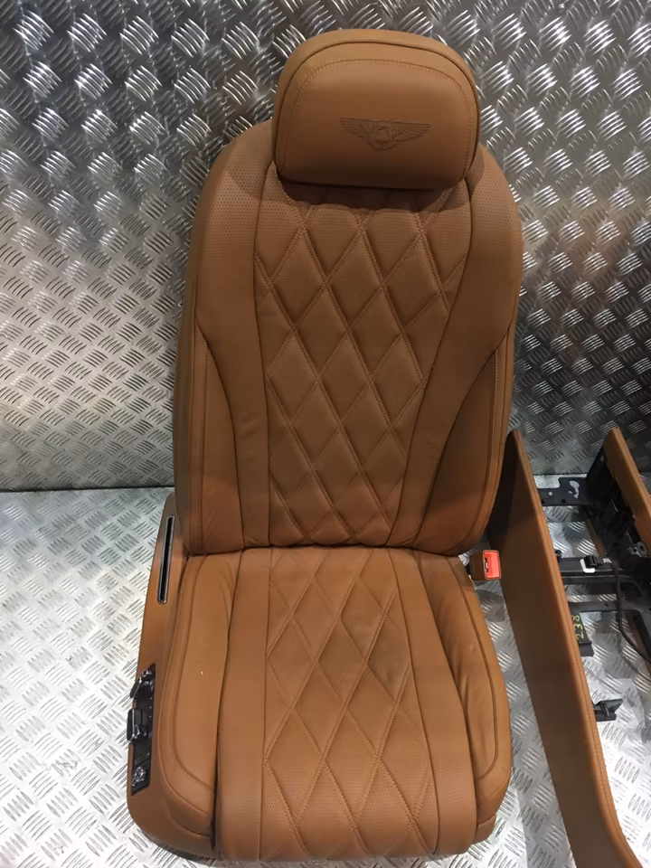 BENTLEY FLYING SPUR LEATHER SEATS BROWN INTERIOR - Image 8