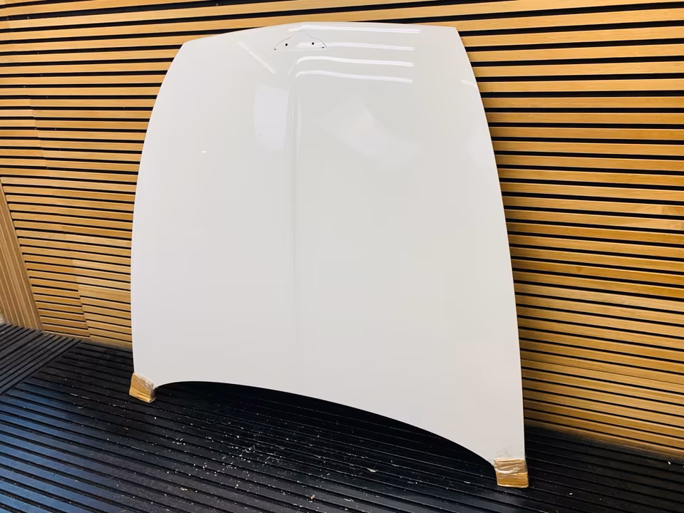 Bentley GT GTC bonnet 3SD823155 - Image 5
