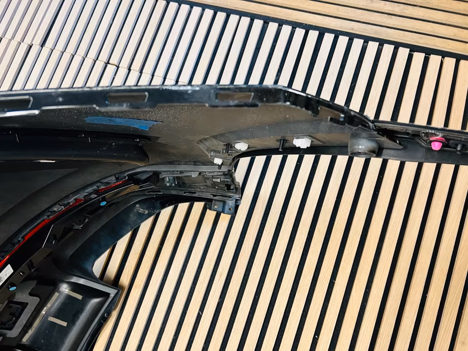 Lamborghini Urus Rear Bumper Tailpipes Diffuser - Image 7