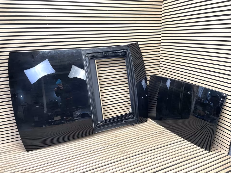 Bentley Flying Spur panoramic roof window, new 2020 model.