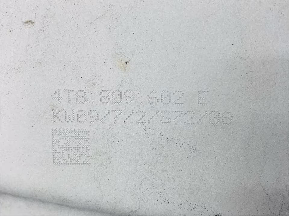 Lamborghini Huracán Coupe Sidewall Right Bianco Icarus - Image 2