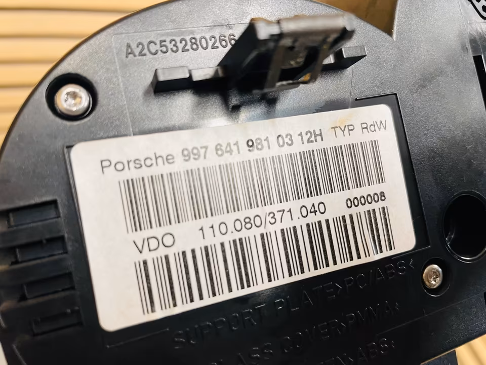 Porsche 997 Speedometer Yellow 99764198103 12H - Image 4