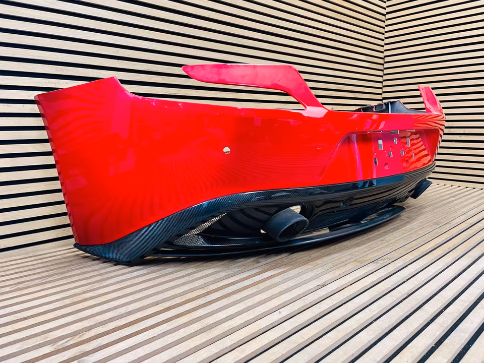 Aston Martin Vanquish rear bumper carbon diffuser tailpipes - Image 5