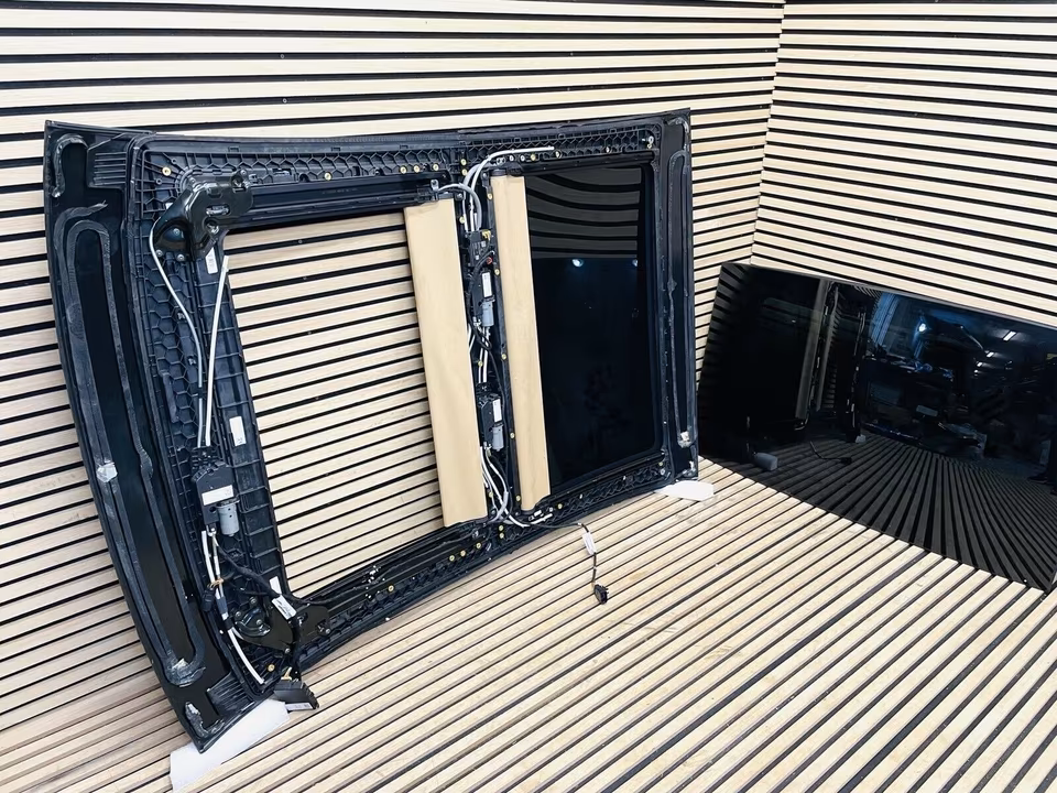 Bentley Flying Spur panoramic roof window, new 2020 model. - Image 3