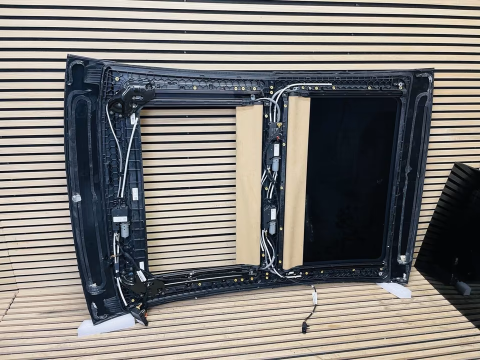 Bentley Flying Spur panoramic roof window, new 2020 model. - Image 4