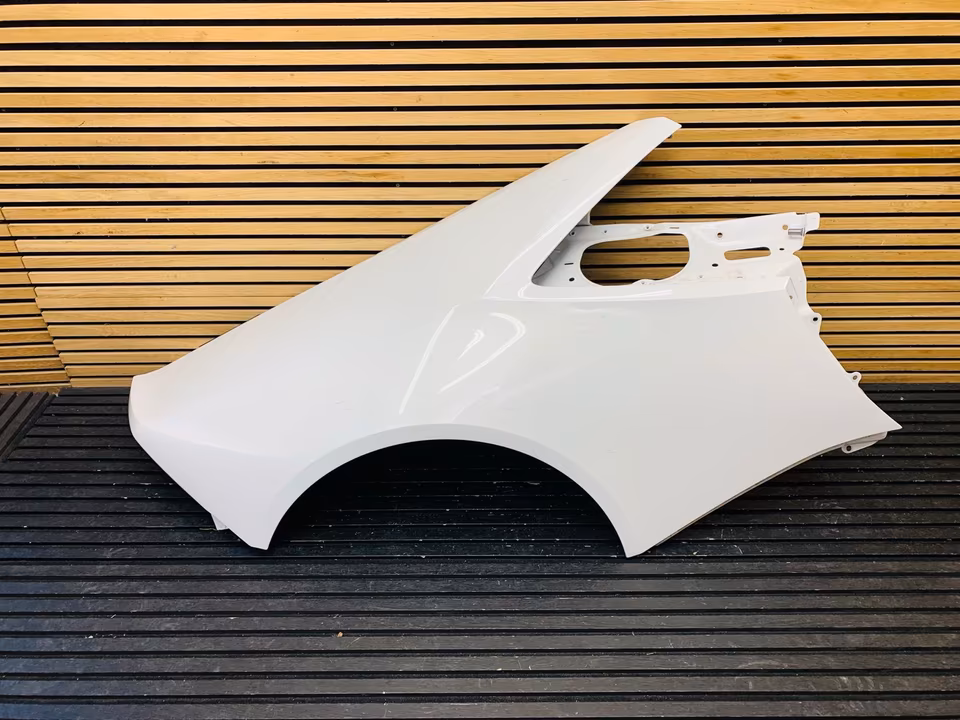 Lamborghini Huracán Coupe Sidewall Right Bianco Icarus - Image 7