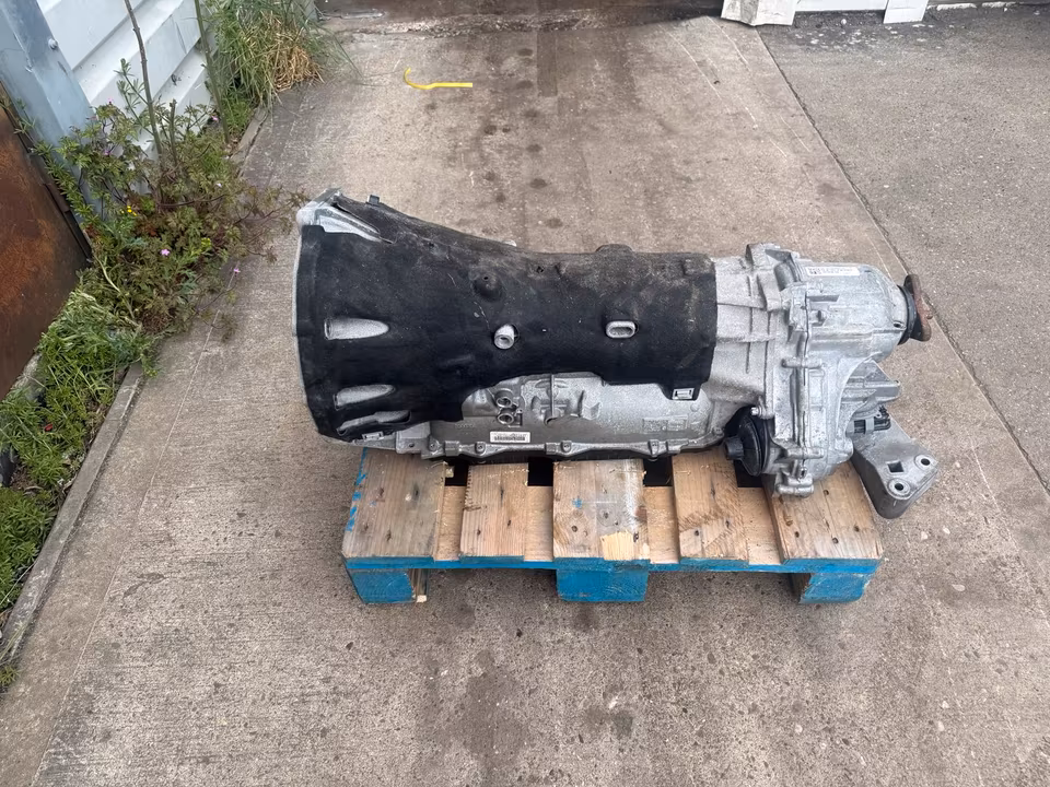 BMW X3 3.0 PETROL B58 F-SERIES TRANSMISSION GA8HP50Z 9470189 2018 - Image 2