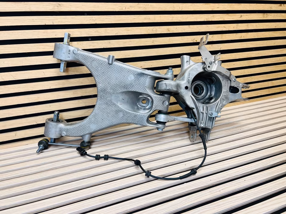 Ferrari 488 F8 rear right steering knuckle/wishbone 314777 23847 - Image 3