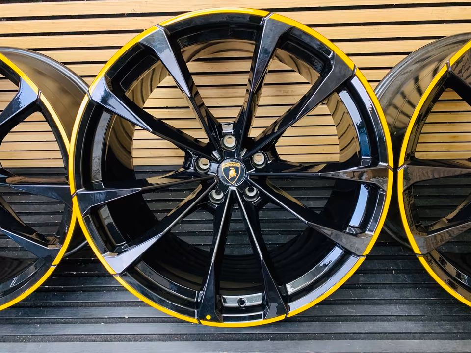 Lamborghini Urus Alloy Wheels Set 23 Inch 4ML601025BA - Image 5