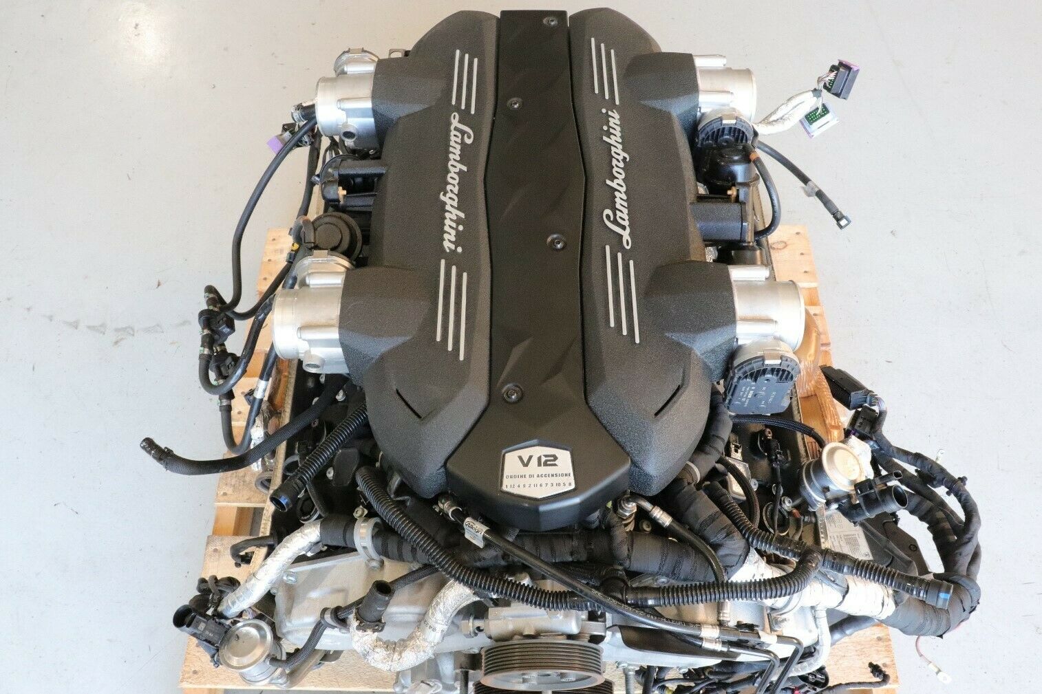 Lamborghini Aventador Engine