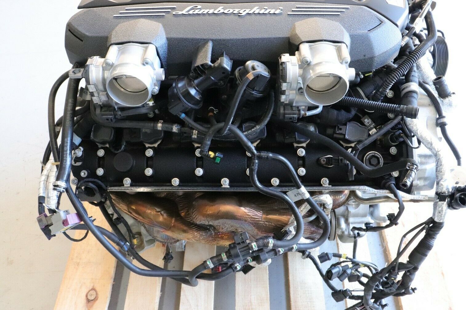 Lamborghini Aventador Engine - Image 4