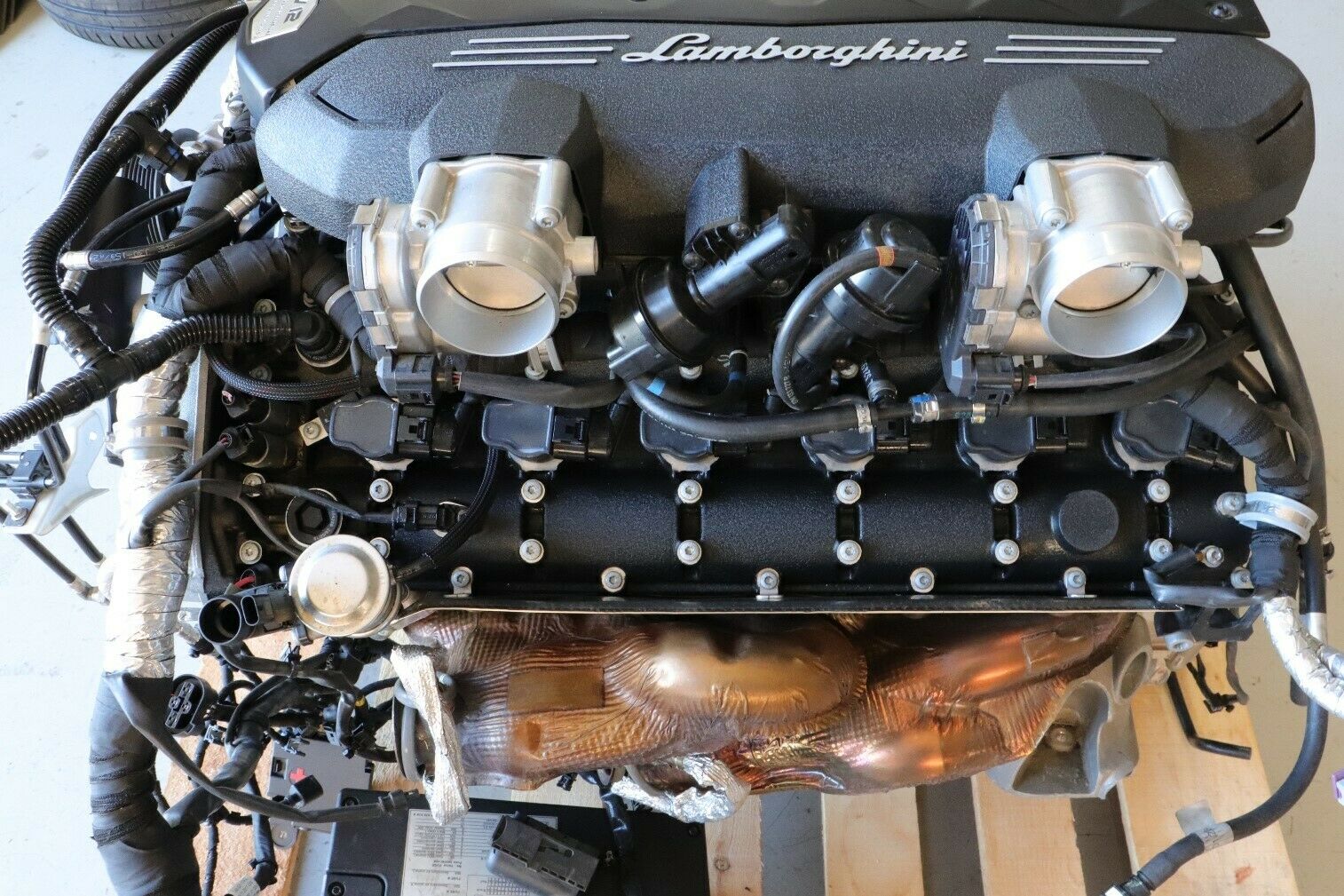 Lamborghini Aventador Engine - Image 6