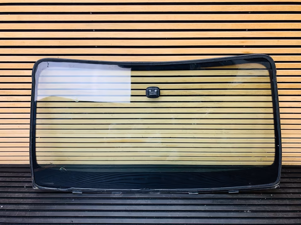 Bentley Continental GT Windscreen 3W8845011H - Image 2