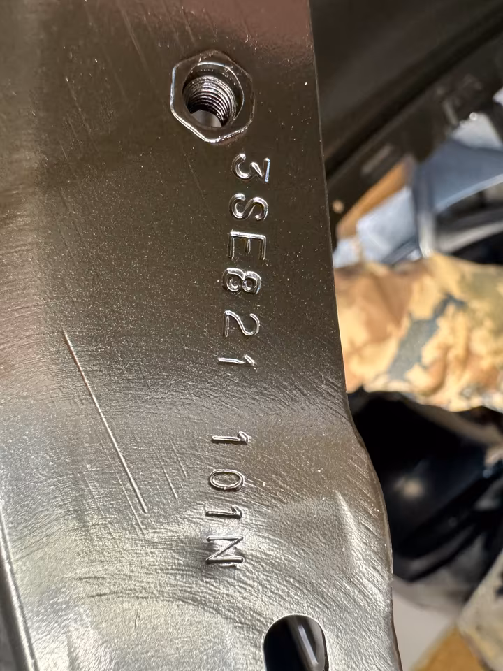 Bentley Flying Spur front left fender 3SE821101 NEW - Image 2