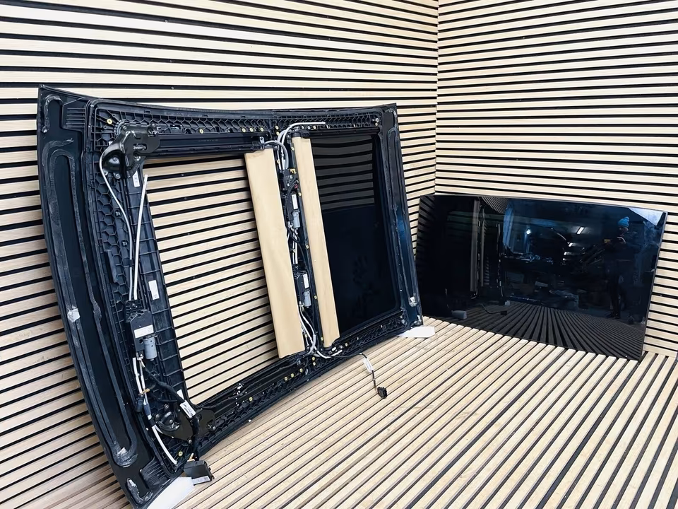 Bentley Flying Spur panoramic roof window, new 2020 model. - Image 5