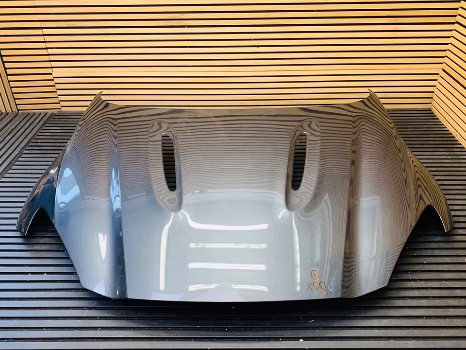 Aston Martin DBX hood - Image 2