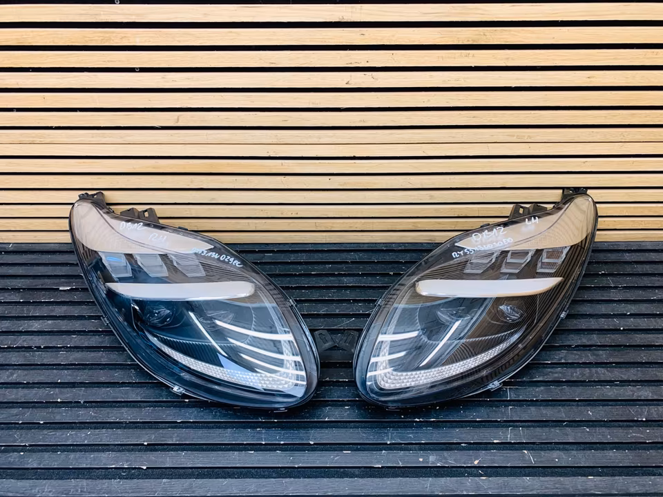 Aston Martin DB12 Headlights Left Right RY5313W029EC 030ED