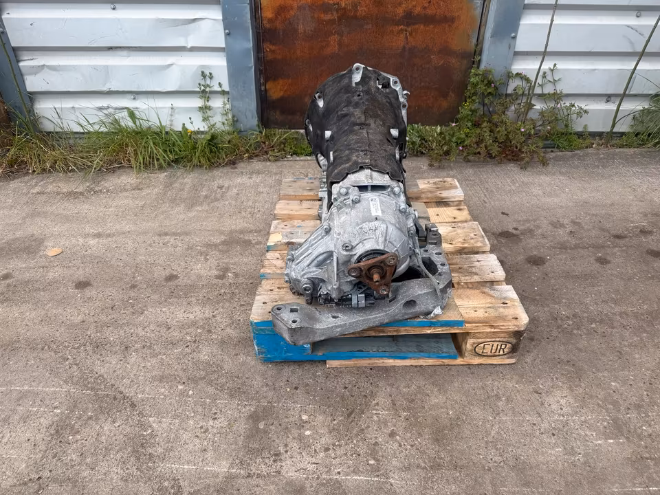 BMW X3 3.0 PETROL B58 F-SERIES TRANSMISSION GA8HP50Z 9470189 2018 - Image 4