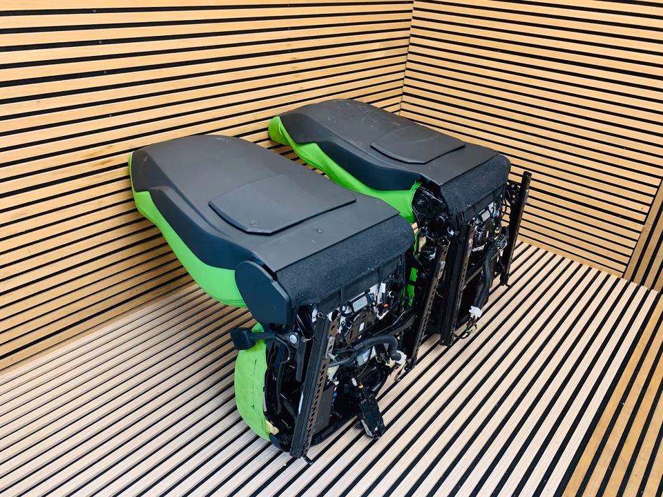 Lamborghini Urus Front Seats - Image 6