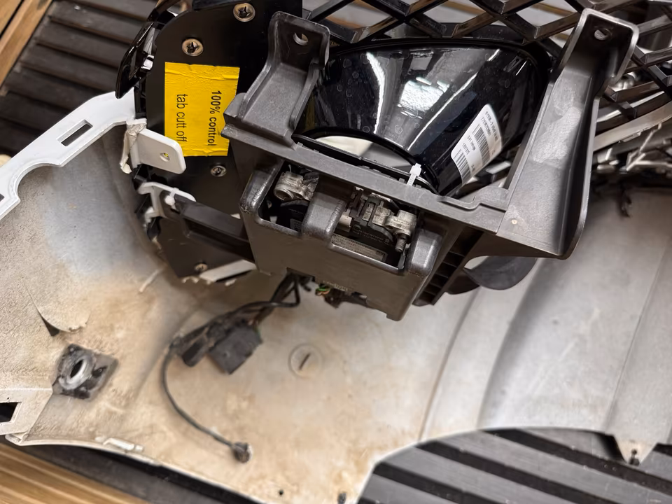 Bentley Bentayga Speed bumper front radar sensor ACC carbon - Image 4