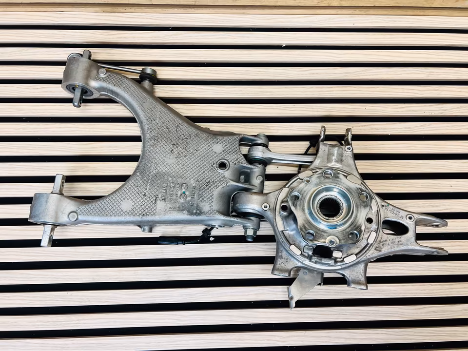 Ferrari 488 F8 rear right steering knuckle/wishbone 314777 23847 - Image 6