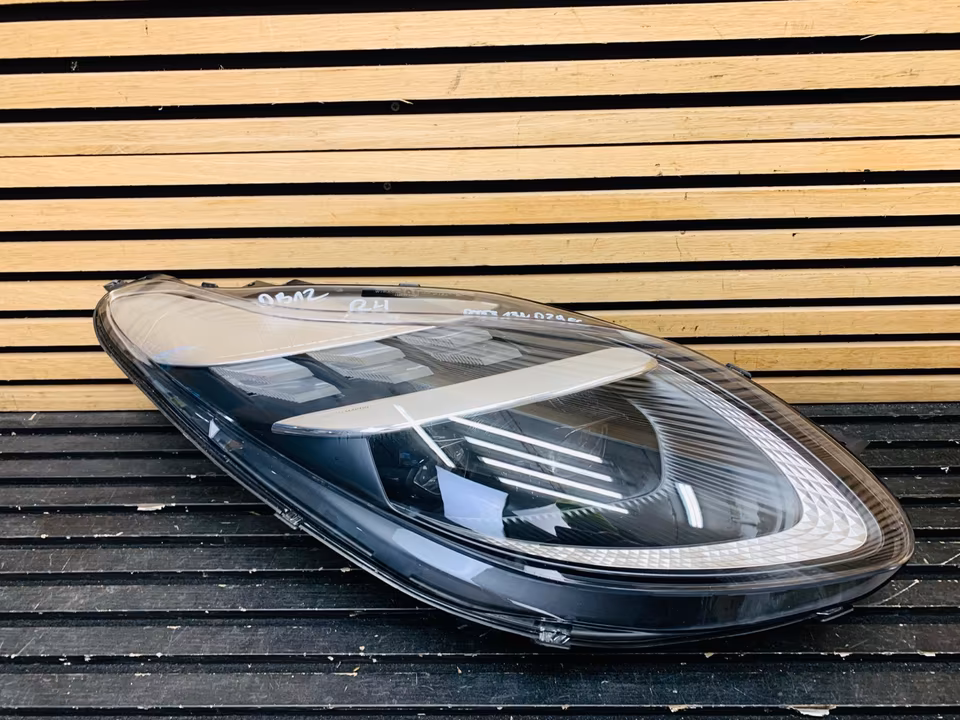 Aston Martin DB12 Headlights Left Right RY5313W029EC 030ED - Image 8