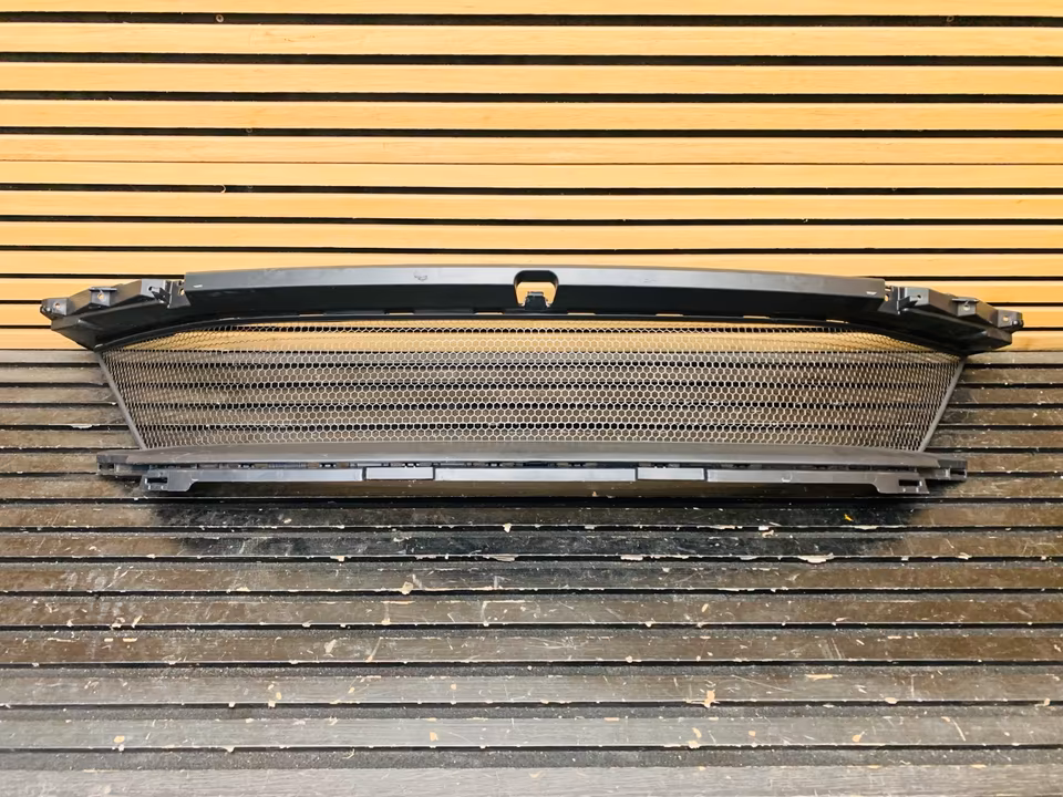 Porsche 992 GT3 GT3RS Front Grille 9GT807681F - Image 4