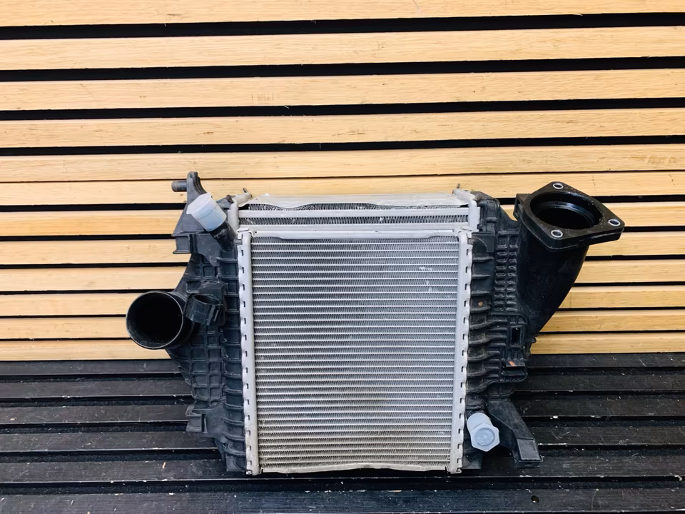 Lamborghini Urus Radiator Right 4M0145804BT 4M0121218G - Image 7