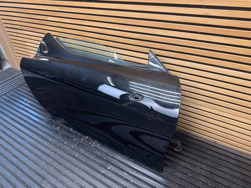 Ferrari SF90 right door complete 985930747 - Image 4