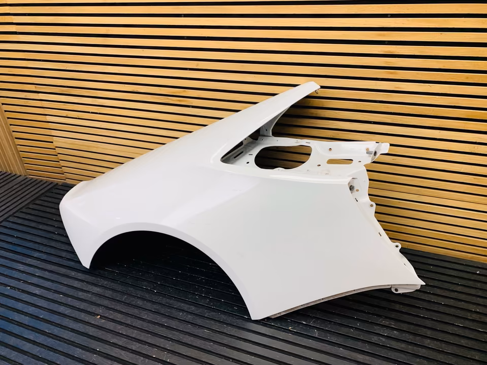 Lamborghini Huracán Coupe Sidewall Right Bianco Icarus - Image 8