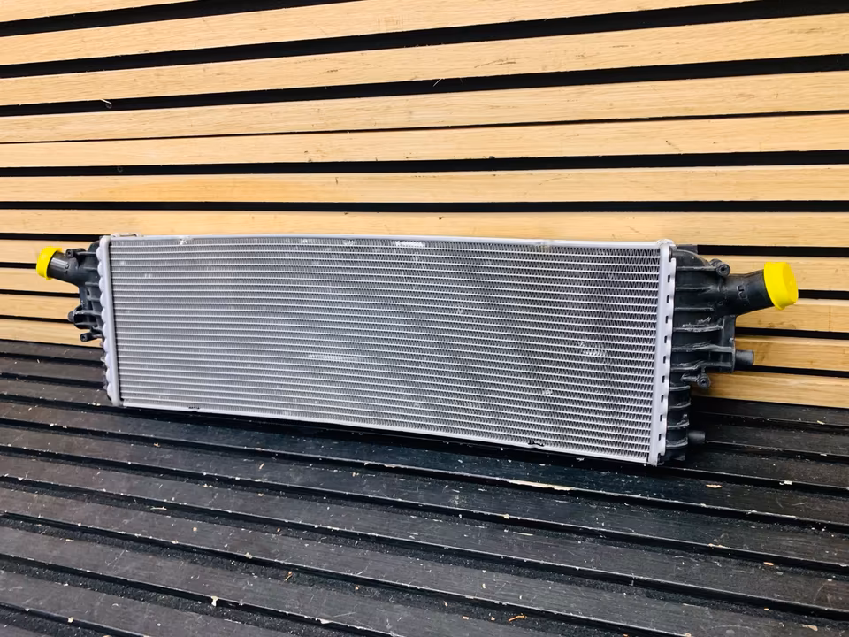 Lamborghini Huracan Radiator Water Cooler 4S0121254B - Image 5