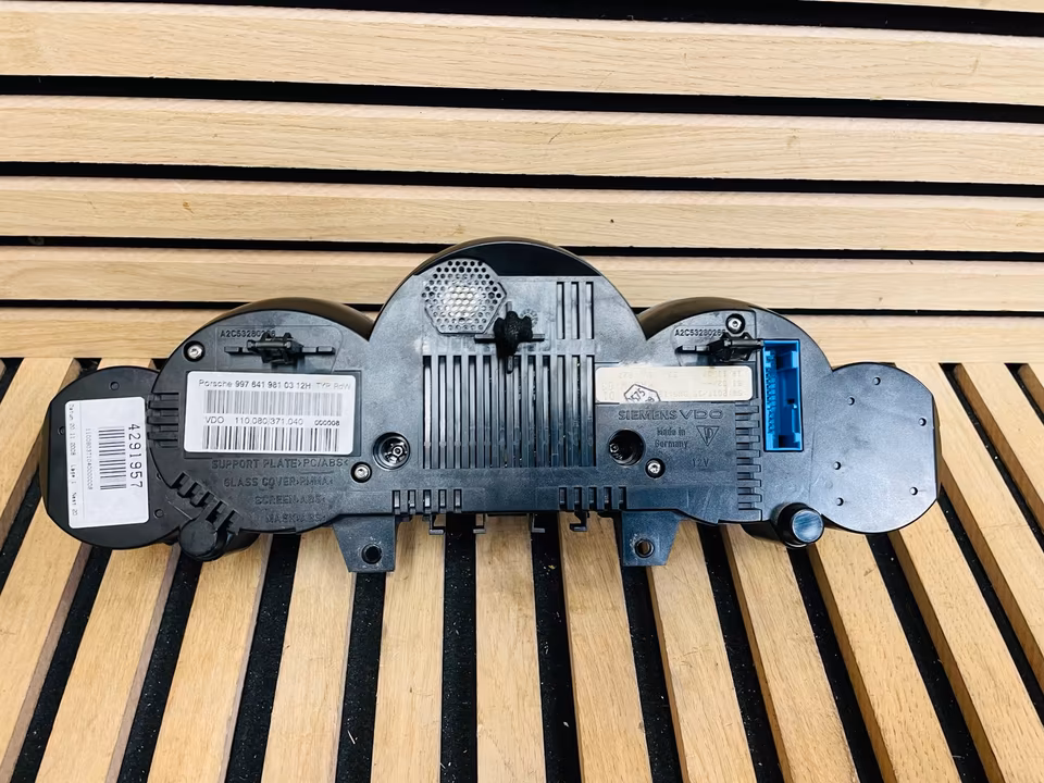 Porsche 997 Speedometer Yellow 99764198103 12H - Image 3