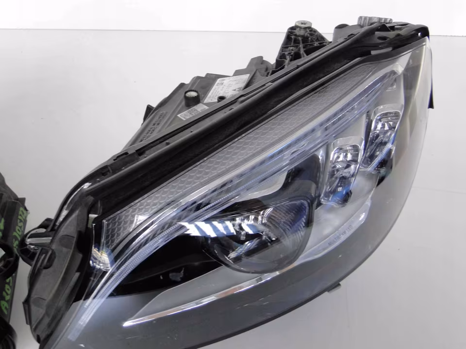 MERCEDES C-CLASS MULTIBEAM W205 AMG LEFT RIGHT COMPLETE - Image 10