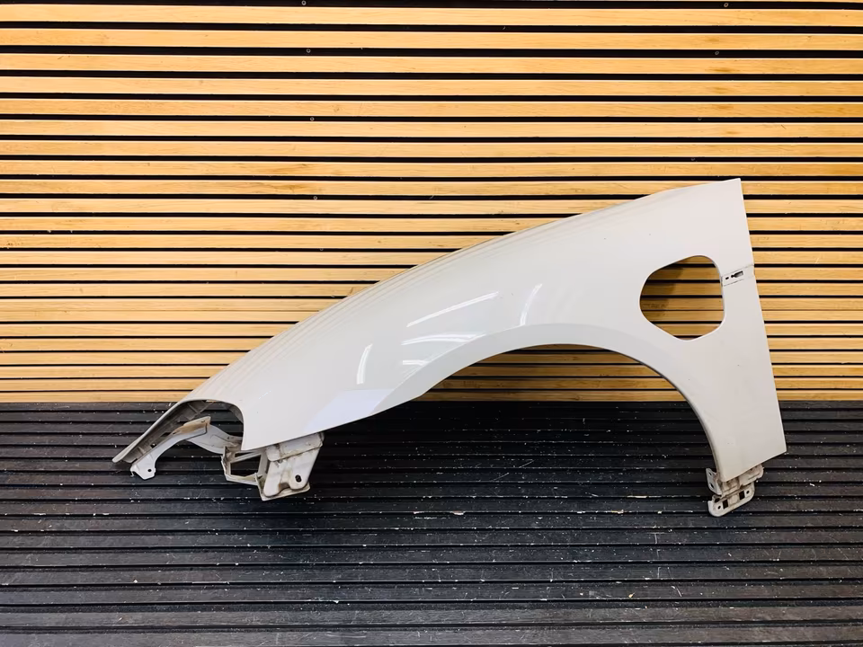 Porsche Taycan fender left 9J1805625 - Image 7
