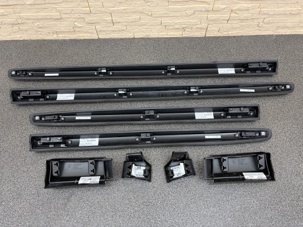Rolls Royce Cullinan Door Trim Plate Insert Black Badge Set 9881002 / 9881001 / 9881003 / 9881004 / 7452192 / 7452191 / 8072213 / 7448583 / 7448584 / 7448585 / 7448586 - Image 3