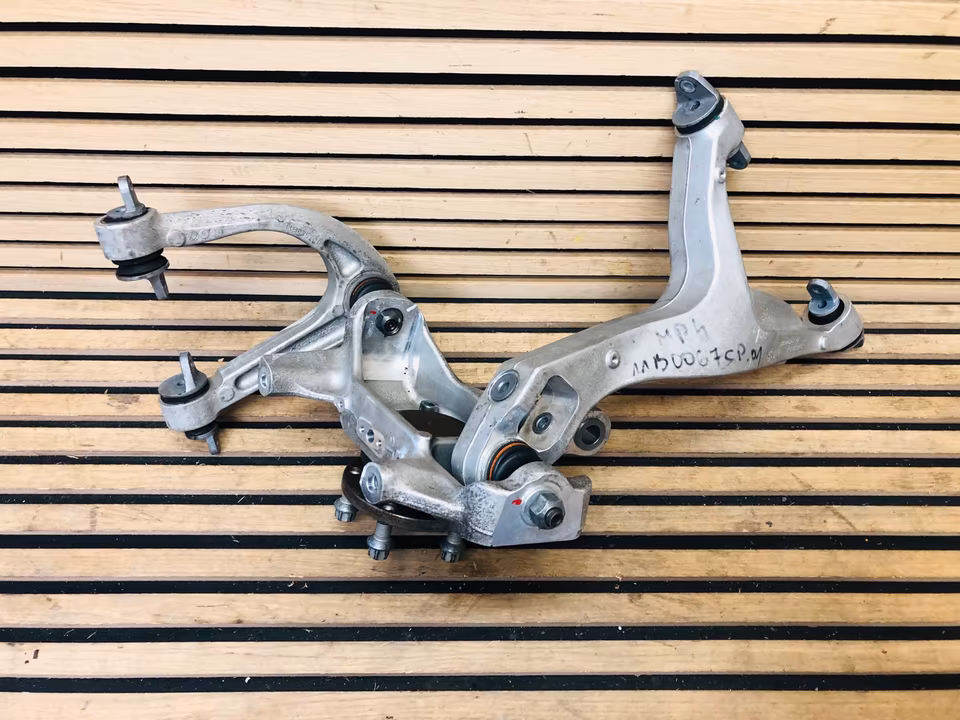 McLaren MP4 12C Front Left Steering Knuckle Wheel Hub Control Arm - Image 2