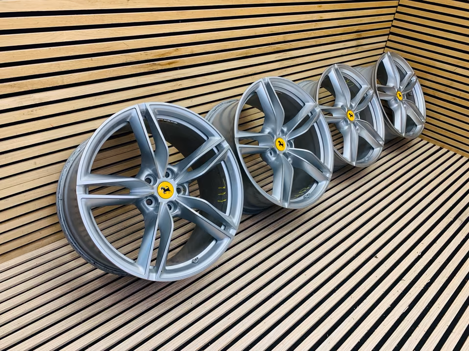 Ferrari Roma alloy wheel set 20 inch 866483 866482