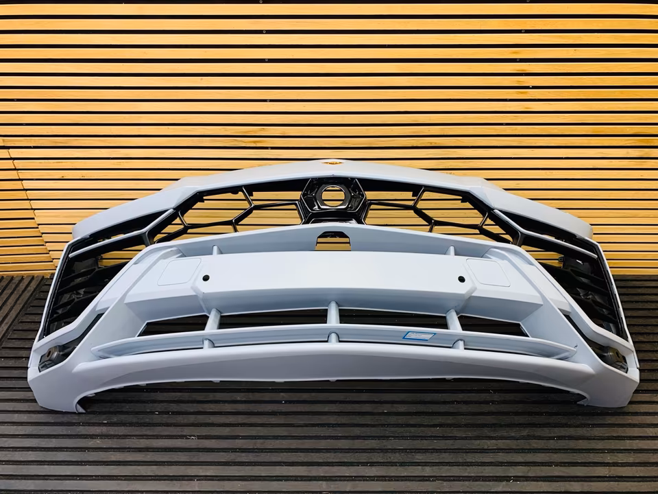 Lamborghini Urus hood, bumper, headlights, fenders - Image 9